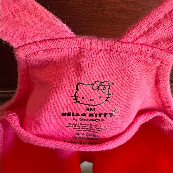 Hello Kitty By Sanrio Baby Girl Size 9M Bright Pink Baby Overalls Onesie Outfit - Picture 3 of 4